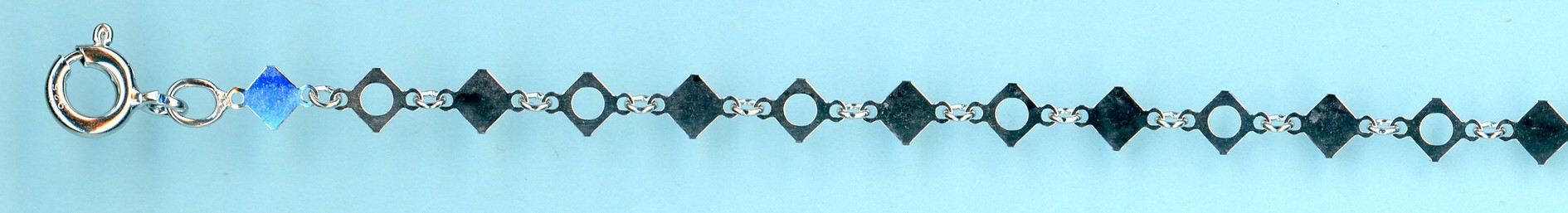 DQ005