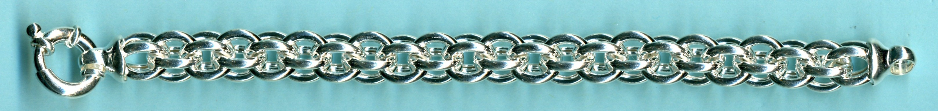 GIU439