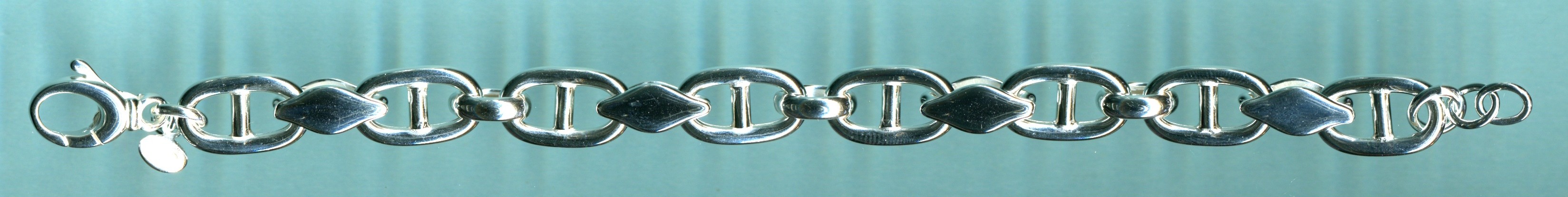GIU449